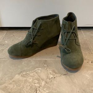 Toms Forest Green Wedge Booties